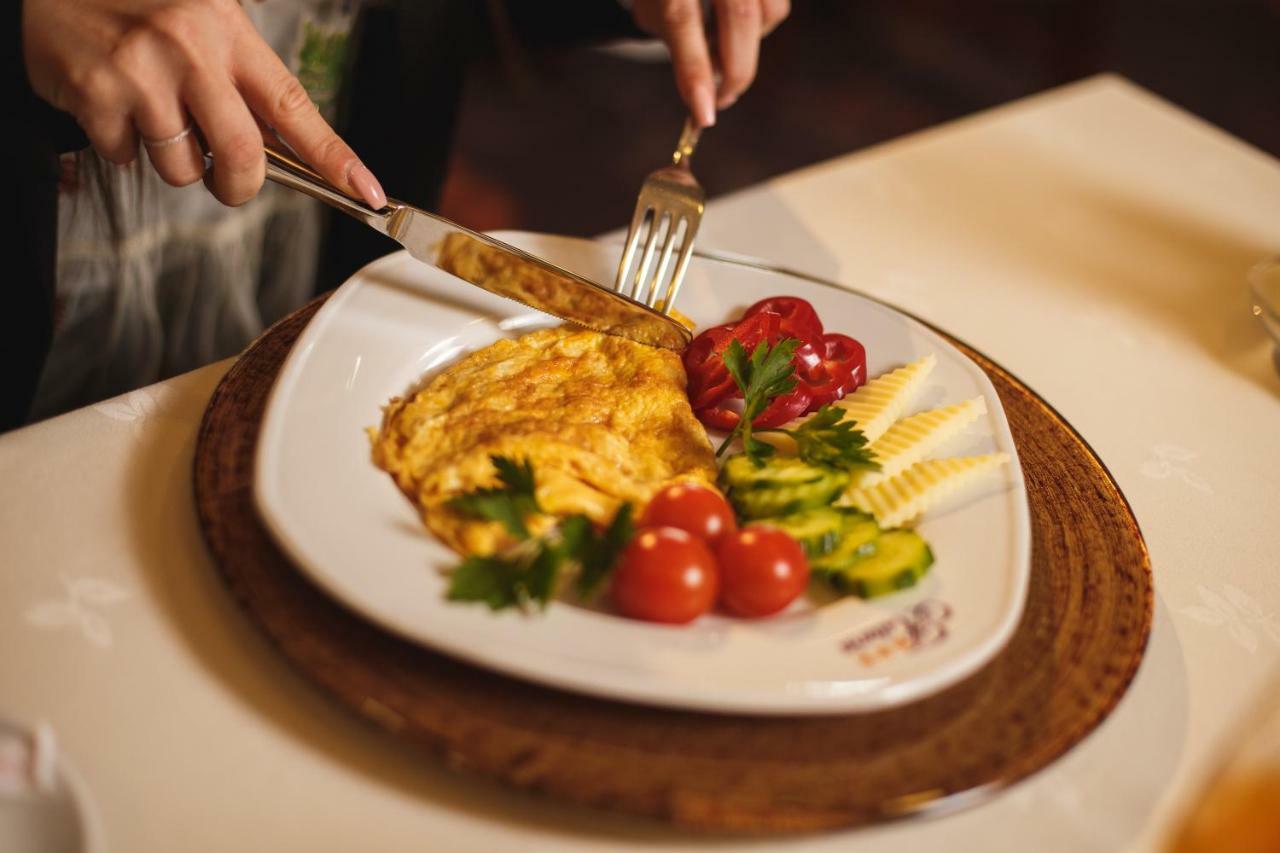 Hotel Astoria Alba Iulia Zewnętrze zdjęcie